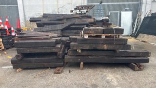 Vigas de madera del tren