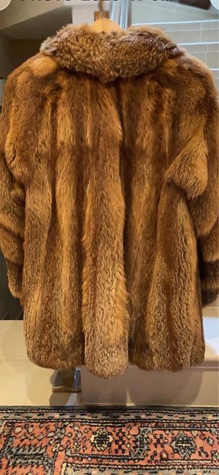 Chaquetón de zorro marrón y naranja