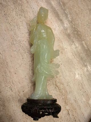 Statuetta Dea Guanyin in giada inizi XX secolo