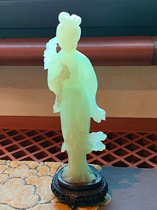 Statuetta Dea Guanyin in giada inizi XX secolo