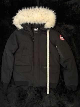 Parka Canada Goose nera con cappuccio