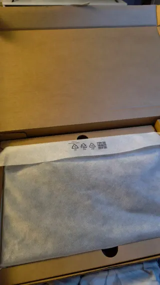 Samsung Galaxy Book4, Intel i3, 8/256, 15.6"