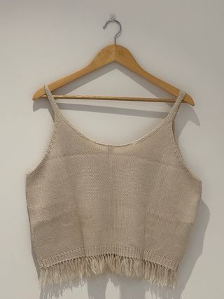 Blusa tejida con flecos beige Talla M