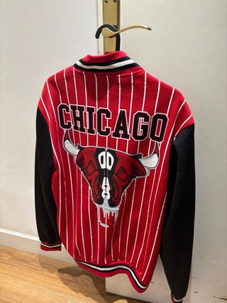 Chaqueta Chicago Bulls Roja y Negra