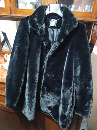 Cappotto in pelliccia ecologica nera