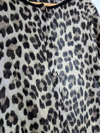 Camisa vaporosa animal print Talla M-L
