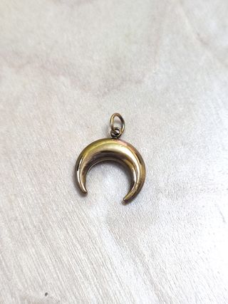 Colgante de plata dorada - media luna