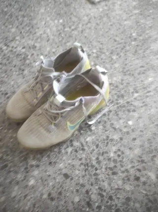 Nike Bambas Beige y Amarillo