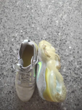 Nike Bambas Beige y Amarillo