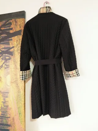 Gabardina Burberry Negra con Tartán