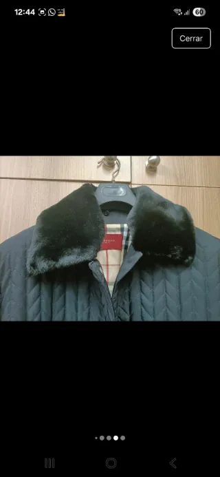 Gabardina Burberry Negra con Tartán