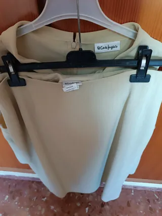 Conjunto de fiesta beige