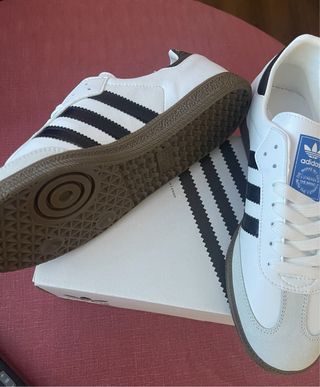 zapatilla S amba Talla 41 Blancas y Negras