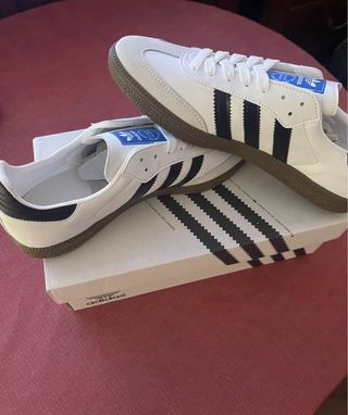 zapatilla S amba Talla 41 Blancas y Negras