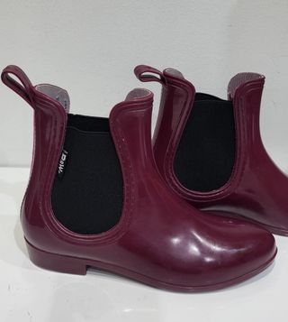 Bonitos botines granates de agua. 37.