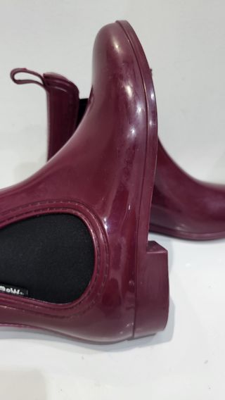 Bonitos botines granates de agua. 37.