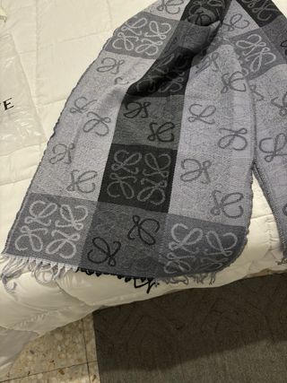 Bufanda Loewe Cuadros Gris y Negro