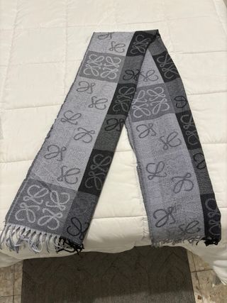 Bufanda Loewe Cuadros Gris y Negro