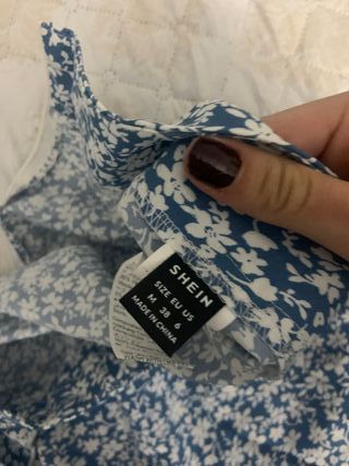 Falda SHEIN floral azul y blanco