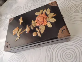 Joyero Chino con Flores y Pájaros