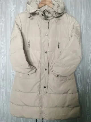 Chaqueta impermeable beige