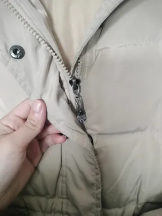 Chaqueta impermeable beige