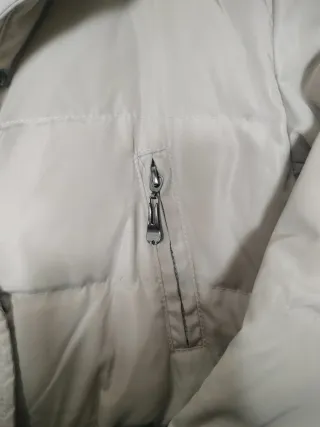 Chaqueta impermeable beige