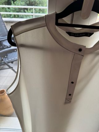 Blusa Zara sin mangas blanca