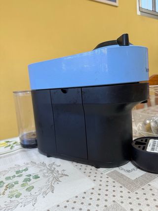 Cafetera Nespresso Azul y Negra