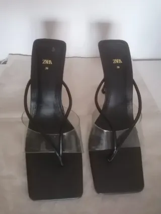 Tacones transparentes Zara