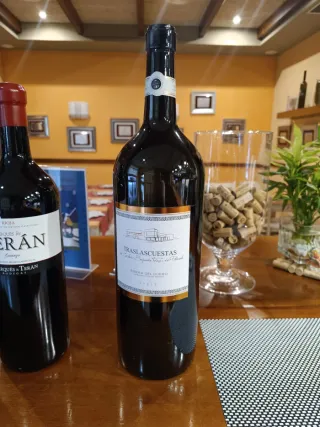 Botellas de vino grandes decorativas