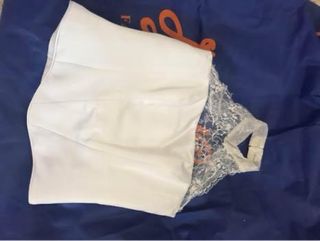 Traje de Novia T42 con Cancán y Mantilla