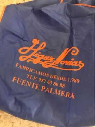 Traje de Novia T42 con Cancán y Mantilla