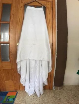 Traje de Novia T42 con Cancán y Mantilla