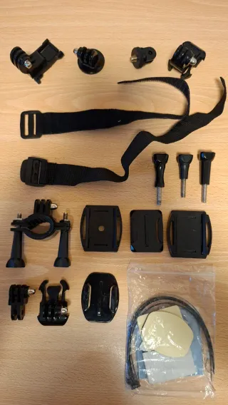 Cámara Akaso Brave 7 + Accesorios