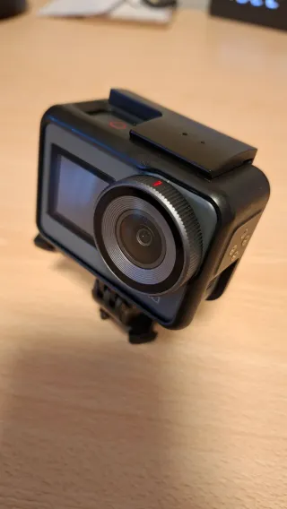 Cámara Akaso Brave 7 + Accesorios