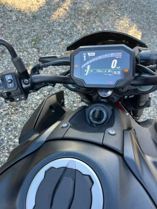 Kawasaki Z900 Negra y Roja !!2022!!