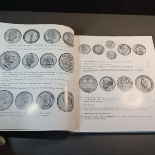 M11. Asta di monete d'oro e d'argento 149