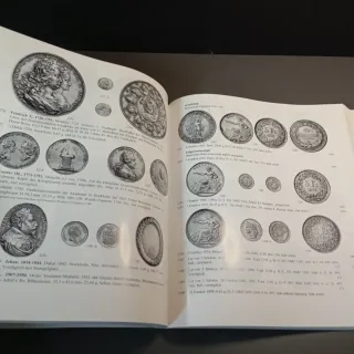 M11. Asta di monete d'oro e d'argento 149