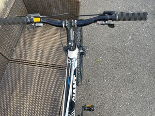 Bicicleta Montagna Giant Talon