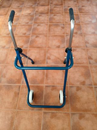 Andador adulto plegable
