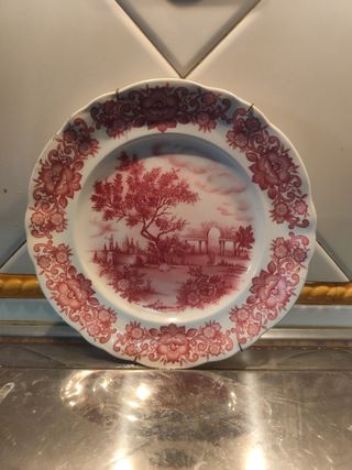 Plato decorativo vintage paisaje rosa