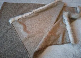 Bufanda Parfois marrón con pelo