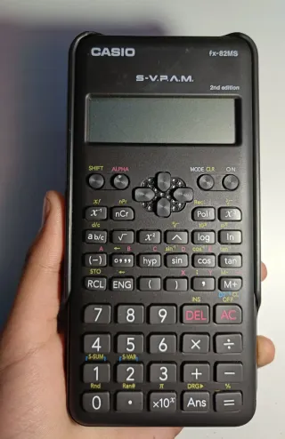 Calculadora Casio fx-82MS