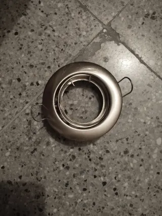 Carcasa foco halógeno .