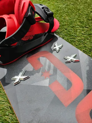 Tabla de Snowboard DC con Fijaciones 145cm