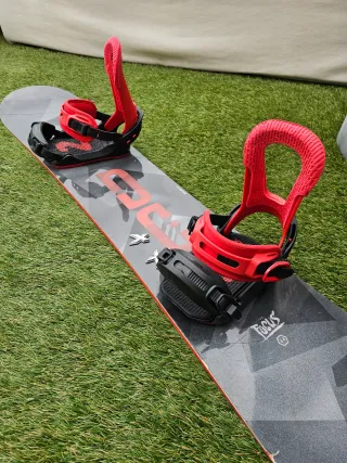 Tabla de Snowboard DC con Fijaciones 145cm