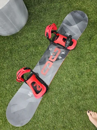 Tabla de Snowboard DC con Fijaciones 145cm