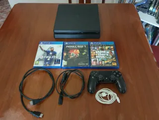 Pacchetto PS4 Slim 500GB + 3 Giochi