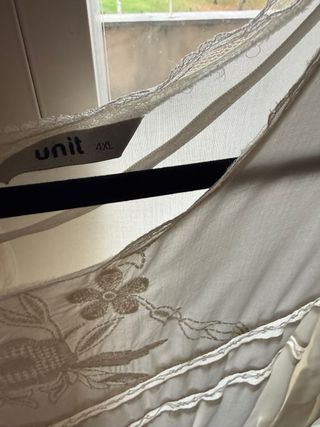 Blusa blanca bordada